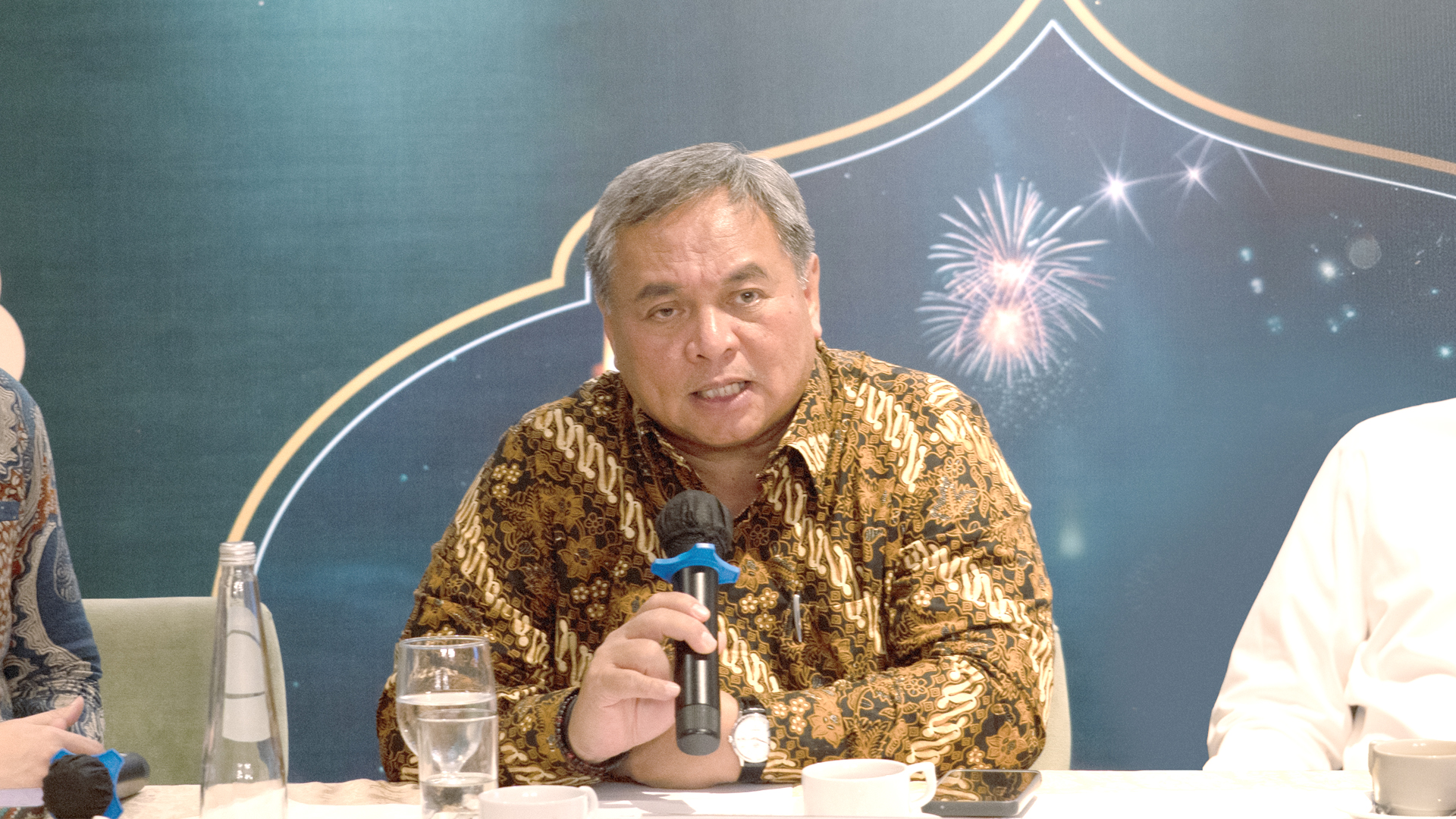 Foto 1 – Bernardino Moningka Vega, Direktur Utama AdaKami