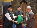 Wabup Ramzi dan Baznas Cianjur Salurkan Sembako untuk Pengurus DKM di Desa Mekarsari Pagelaran