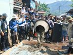 24 Tahun Terlupakan, Jalan di Ciramagirang Akhirnya Disentuh Bupati Wahyu Lewat GOROL