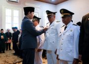 Lantik Ratusan Pejabat, Bupati Wahyu Ingatkan Pentingnya Sumpah Jabatan dan Profesionalitas
