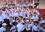 Bupati Wahyu Awasi Langsung Program Pemberian Obat Cacing Massal, Target 100 Persen Tercapai