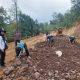 Jalan Amblas di Desa Karangharja Mulai Diperbaiki, Warga Harapkan Dukungan Pemerintah