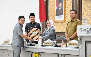 Bupati Cianjur Hadiri Paripurna DPRD Bahas Perubahan Perda Pajak dan Retribusi Daerah