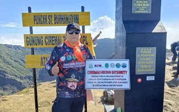 Ciremai Hiking Integrity 2025: LSM Baladhika Adhyaksa Gelar Aksi Pendakian Integritas Peringati Hakordia 2025