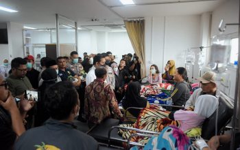 Bupati Cianjur Jenguk Korban Keracunan Jamur Liar di RSUD Sayang, Imbau Warga Lebih Waspada