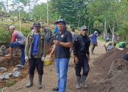 Sambut Ramadan, Pemdes Sindangkerta dan Warga Gorol Bangun Akses TPT ke TPU