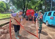 Warga Keluhkan Jalan Berlumpur, Forkopimcam Mande Turun Tangan Bersihkan Ceceran Tanah