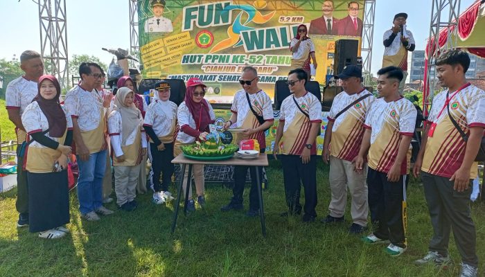 Ribuan Perawat Meriahkan Fun Walk HUT PPNI ke-52, Gaungkan “Masyarakat Sehat Bersama Perawat”