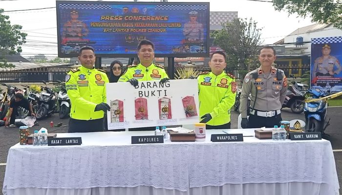Polres Cianjur Ungkap Kasus Tabrak Lari di Depan Pengadilan Agama, Sopir Pick Up Terancam 6 Tahun Penjara